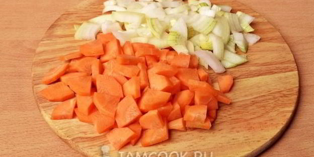 овощное рагу с фаршем и кабачками