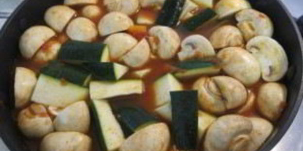 овощное рагу с грибами и кускусом