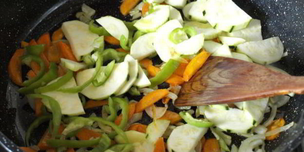 овощное рагу с кабачками и капустой