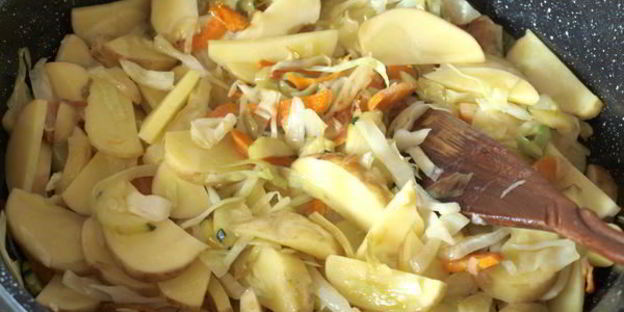 овощное рагу с кабачками и капустой
