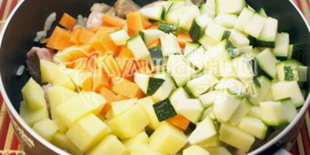 овощное рагу с кабачками цукини