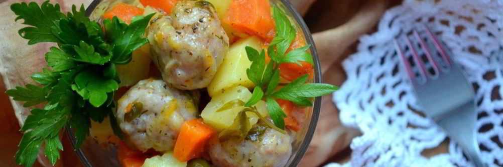 Овощное рагу с куриными шариками