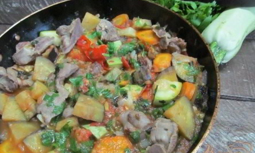 Рецепт овощного рагу с куриными желудками