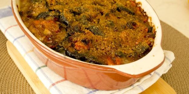 овощное рагу с мясным фаршем и баклажанами в духовке