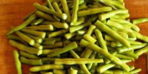 овощное рагу с охотничьими колбасками