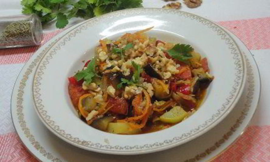 Рецепт овощного рагу с орехами