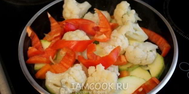 овощное рагу с цветной капустой и кабачками