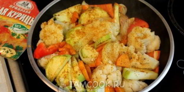 овощное рагу с цветной капустой и кабачками