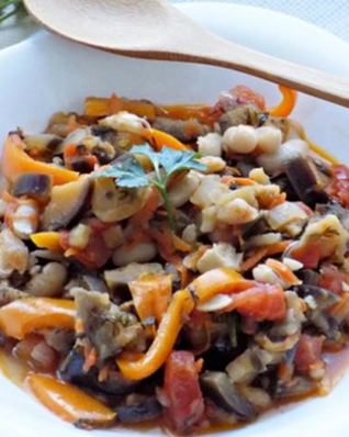 Овощное рагу в мультиварке