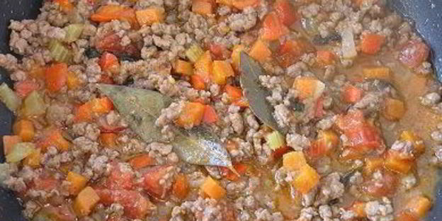 паста торкио с рагу из ягненка и сладким перцем