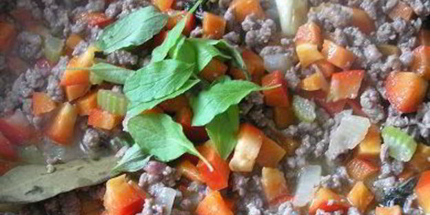 паста торкио с рагу из ягненка и сладким перцем