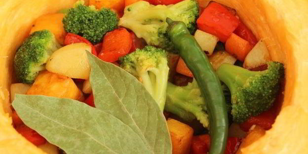 постное овощное рагу в тыкве