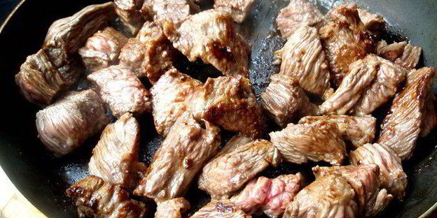 рагу из говядины с подливой, запеченное под фольгой homequeen