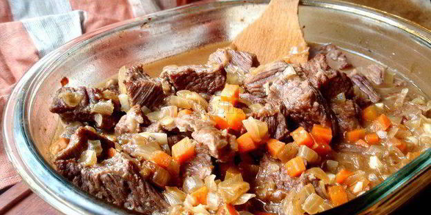 рагу из говядины с подливой, запеченное под фольгой homequeen