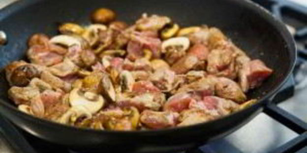 рагу из индейки с грибами