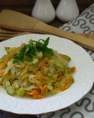 Рагу из кабачков и капусты