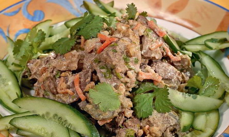 Рецепт рагу из куриной печенки с орехами