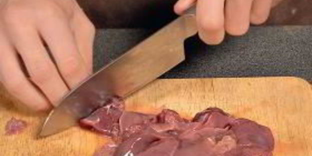 рагу из куриной печенки с орехами