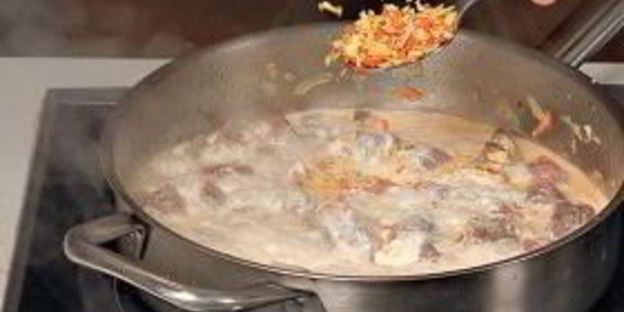 рагу из куриной печенки с орехами