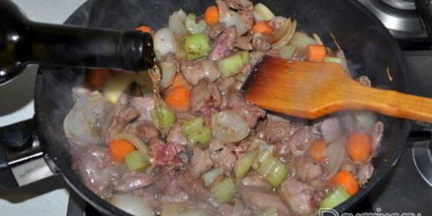 рагу из куриных сердечек и печени
