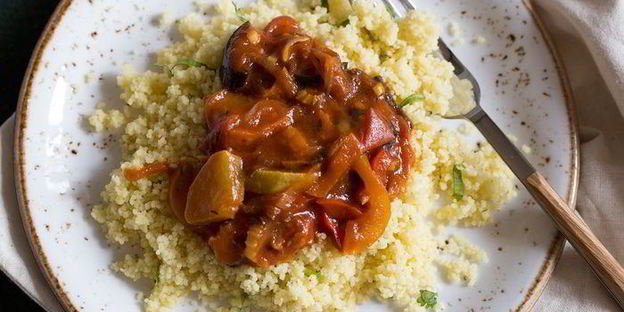 рагу из печеных овощей с пряным кускусом