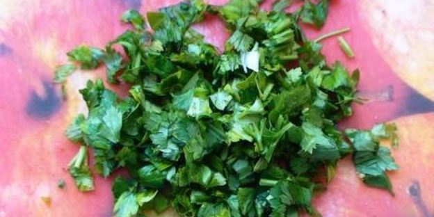 запеченная тыква, фаршированная овощным рагу с грибами и сыром