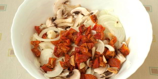 запеченное рагу из фасоли с шампиньонами