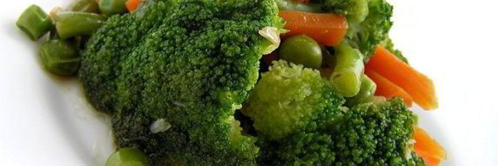 Зеленое рагу с имбирем и морковью