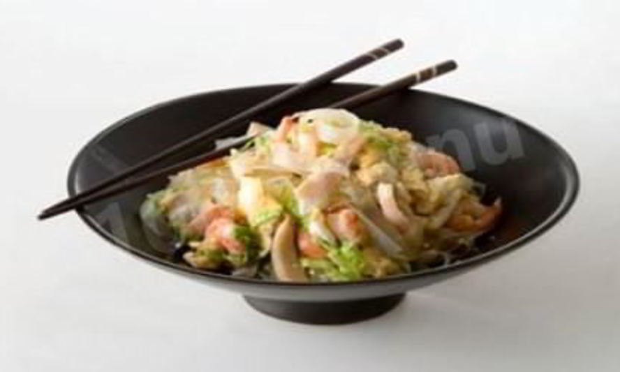 Рецепт рисовой лапши с креветками и кальмарами