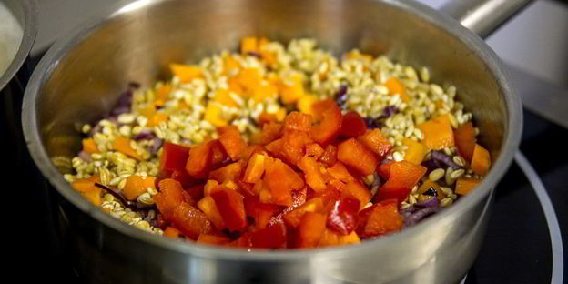 ризотто из перловки с овощами