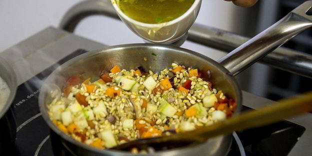 ризотто из перловки с овощами