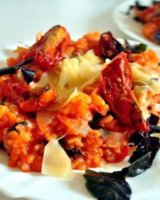 Ризотто с копченым беконом и томатами