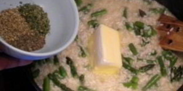 ризотто с помидорами и спаржей