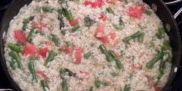 ризотто с помидорами и спаржей