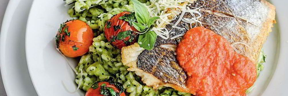 Сибас с лимонно-базиликовым ризотто