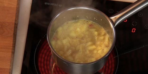 свиная отбивная с ризотто и яблочным чатни