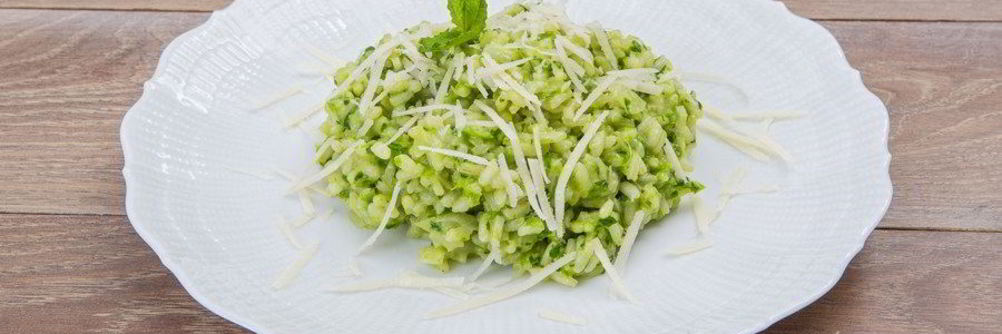 Зеленое ризотто со шпинатом