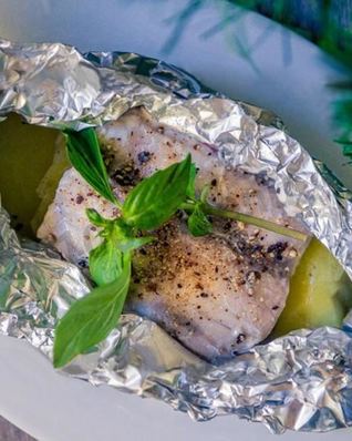 Филе судака запеченное в фольге в духовке