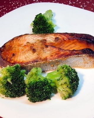 Форель с брокколи