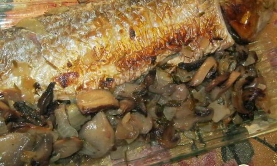 Рецепт форели, запеченной в гриле с грибным соусом