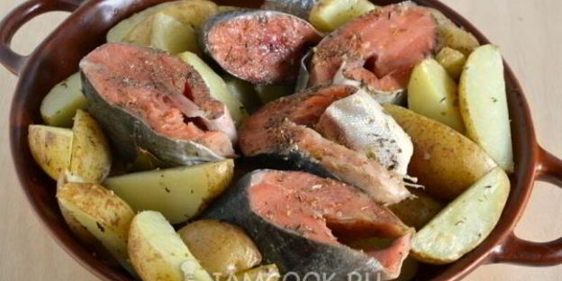 горбуша с картошкой в духовке