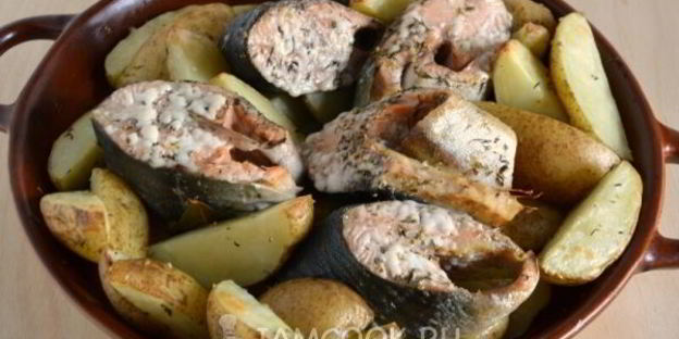 горбуша с картошкой в духовке