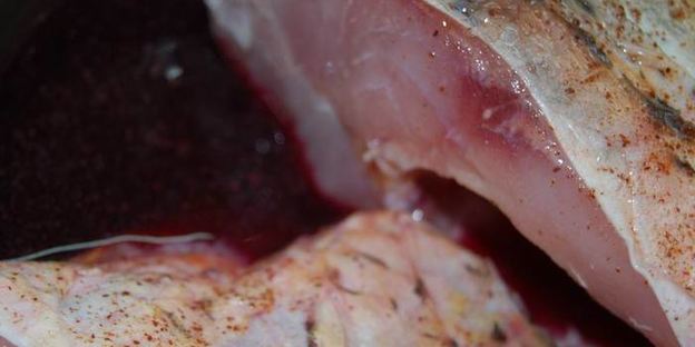 карп в красном вине