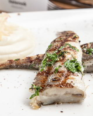 Хек с пюре из цветной капусты