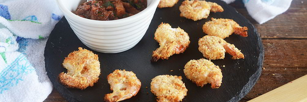 Креветки в кокосовой панировке с ананасовой сальсой