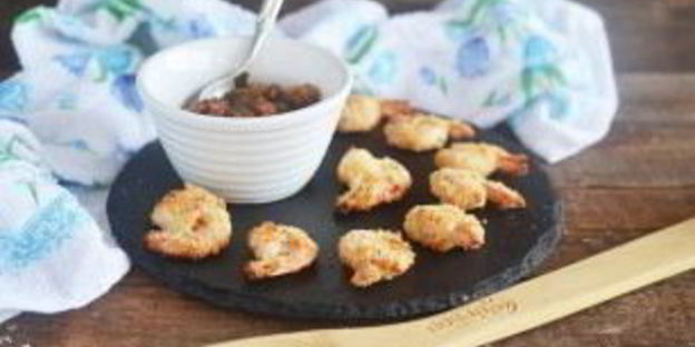 креветки в кокосовой панировке с ананасовой сальсой