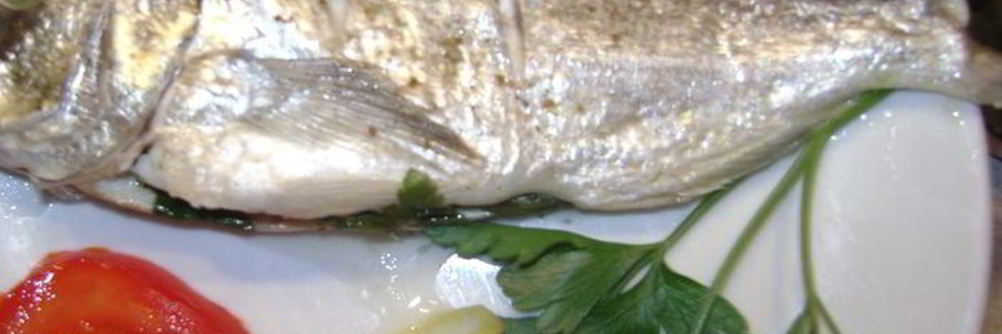 Морской лещ запеченная в фольге