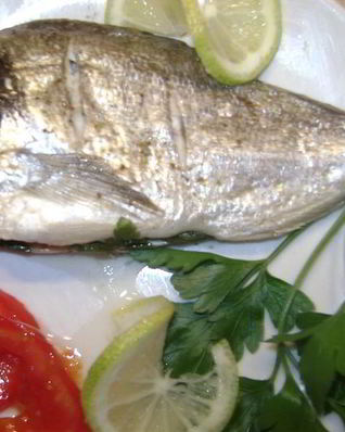 Морской лещ запеченная в фольге