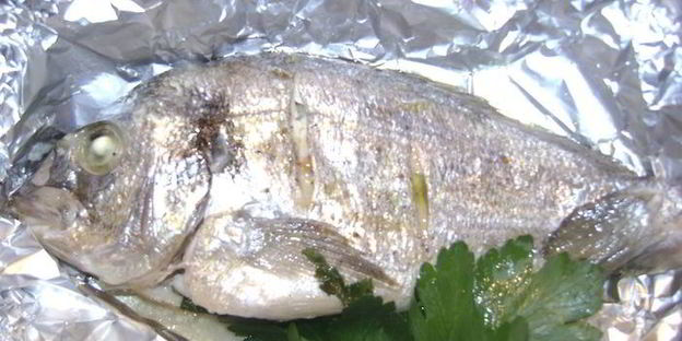 морской лещ запеченная в фольге