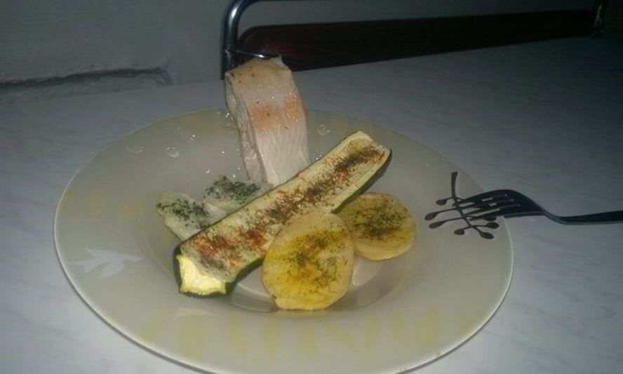 Рецепт печеных овощей и отварная золотая форель